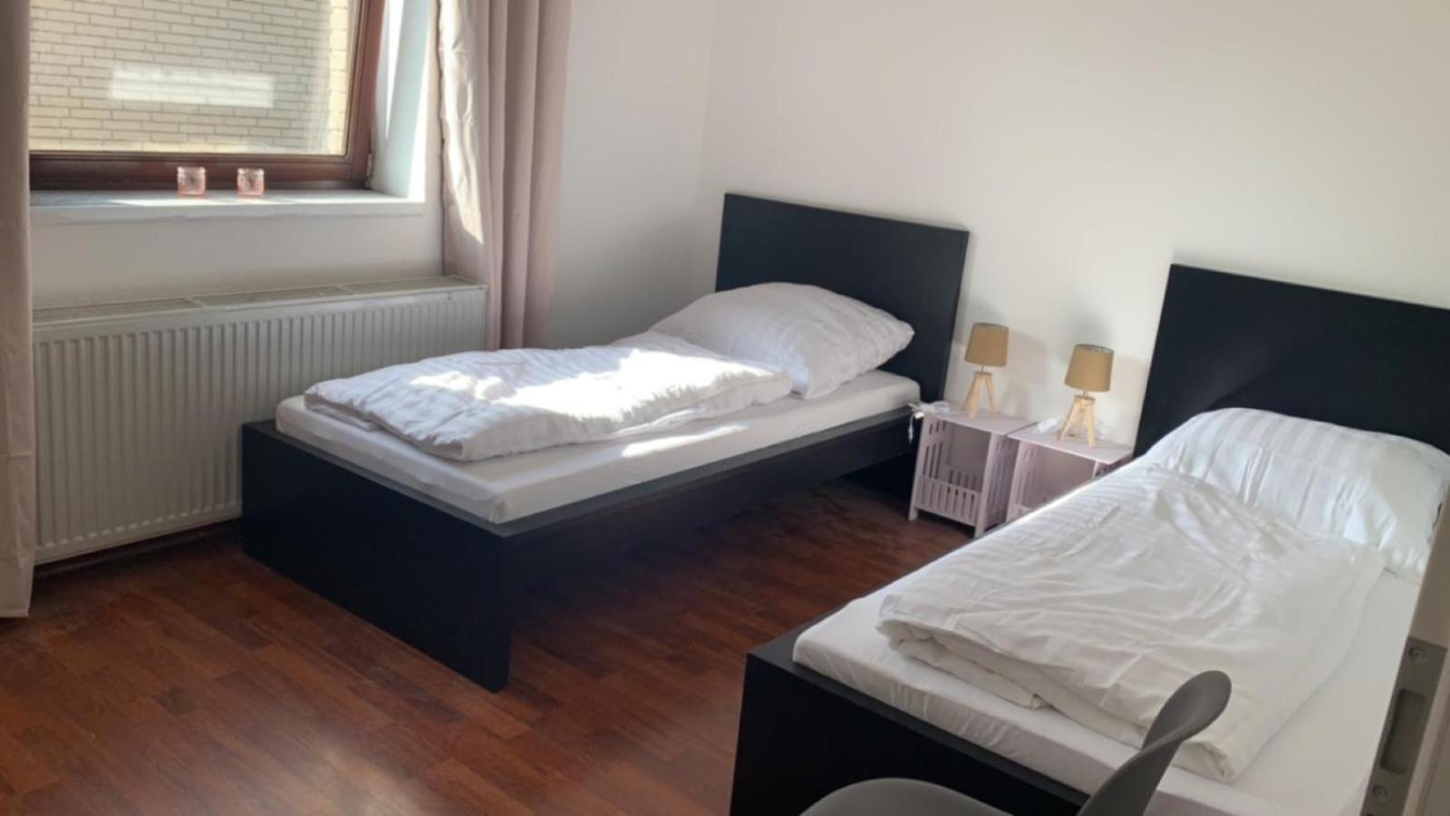 Enger Zimmer In Wohnung, Monteure, Zentral, מראה חיצוני תמונה